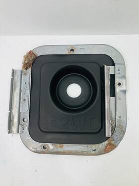 74967-3s610 Nissan 1998 - 2000 Frontier 2 Wheel Drive Manual Floor Shifter Insulator Seal