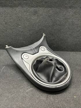 96935-1ea0a Nissan 2009 - 2020 370z Manual Shifter Bezel With Leather Boot