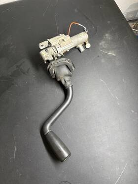 2605472 Oem Gm Automatic Transmission Shift Lever With Tow/haul Button - Used