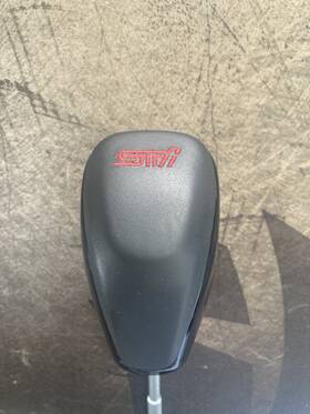 C1010fl000 Subaru 2018-2023 Crosstrek Cvt Inch Sti Shift Knob Black Leather - Like New