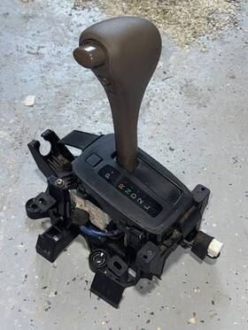 242-999468 Toyota 1999-2001 Camry Automatic Transmission Floor Shifter Lever Assembly