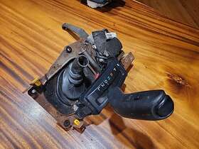 242.to1597 Toyota 2000 4runner Automatic Transmission Gear Selector Shifter Oem P3282c11