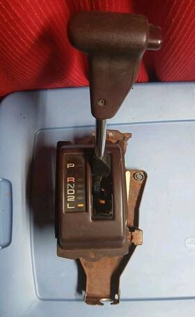 242.to1b92 Toyota Transmission Shifter Assembly Automatic Fits 88-93 Corolla Oem