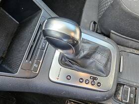 242.vw1t11 Volkswagen 2009-2011 Tiguan Automatic Shifter Assembly With Bezel