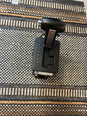7l6713025k Volkswagen 04-10 Touareg V8 Gas Automatic Transmission Gear Shifter Oem